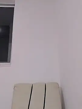 Snapshot of Brendabluee chatting on January 16, 1:27 am Brendabluee online show from January 16, 1:27 am