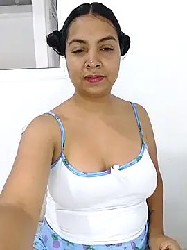 Snapshot of Brendabluee chatting on February 2, 7:14 pm Brendabluee online show from February 2, 7:14 pm