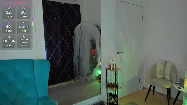 Lina Bennet online show from April 5, 1:14 am