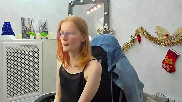 ElizabethHarpper online show from January 19, 7:04 am