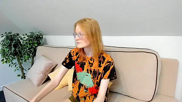 ElizabethHarpper online show from February 11, 8:05 am