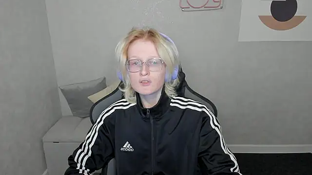 ElizabethHarpper online show from September 11, 1:06 am