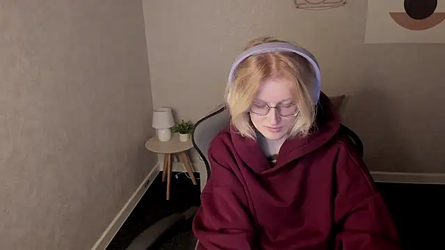 ElizabethHarpper online show from November 22, 1:15 am