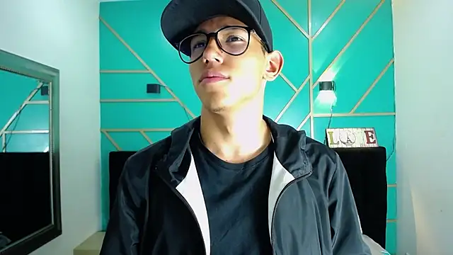 Snapshot of RyanPricee chatting on January 11, 2:20 am RyanPricee online show from January 11, 2:20 am