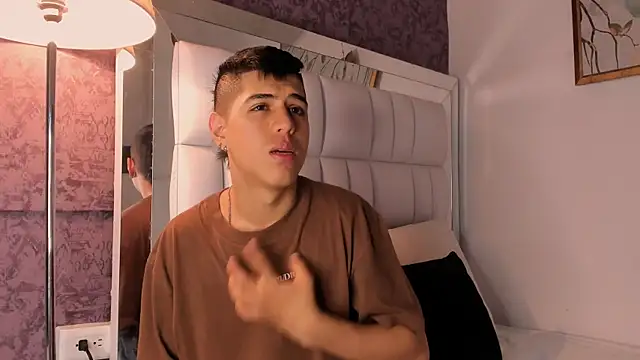 Snapshot of Angel_Khouri chatting on February 1, 8:16 pm Angel Khouri online show from February 1, 8:16 pm