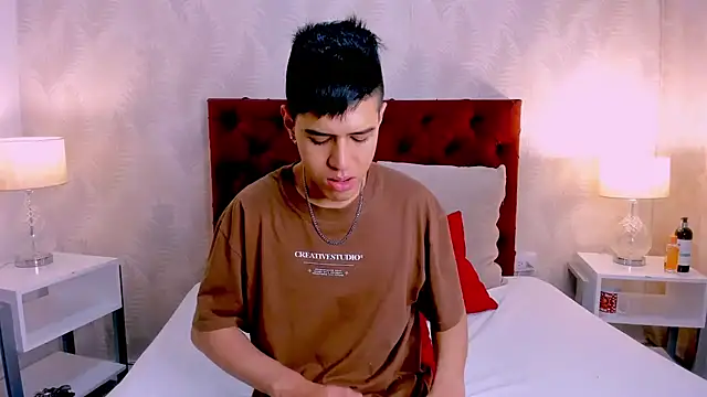 Snapshot of Angel_Khouri chatting on February 4, 8:38 pm Angel Khouri online show from February 4, 8:38 pm