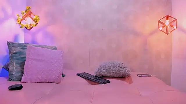 Snapshot of Angel_Khouri chatting on March 19, 10:00 am Angel Khouri online show from March 19, 10:00 am