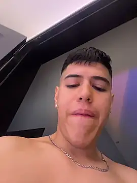 Snapshot of Angel_Khouri chatting on October 25, 4:09 am Angel Khouri online show from October 25, 4:09 am