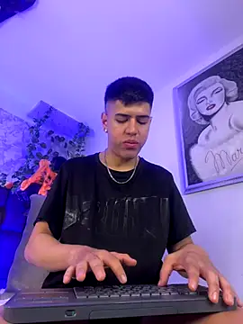 Snapshot of Angel_Khouri chatting on October 26, 1:11 am Angel Khouri online show from October 26, 1:11 am