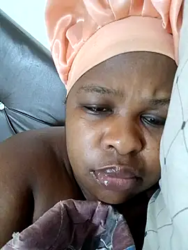 Snapshot of SexyLadyBoosxx chatting on October 19, 4:13 am SexyLadyBoosxx online show from October 19, 4:13 am