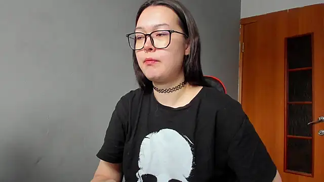 kittenrisha online show from January 18, 8:20 am