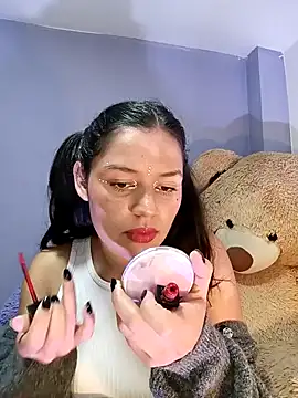 Snapshot of Danni_shy chatting on January 26, 5:44 pm Danni shy online show from January 26, 5:44 pm