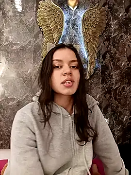 Snapshot of Danni_shy chatting on February 17, 2:48 pm Danni shy online show from February 17, 2:48 pm