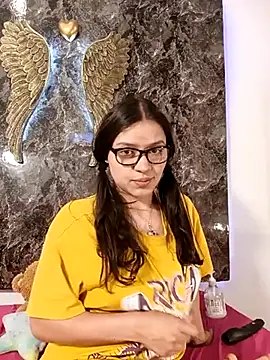 Snapshot of Danni_shy chatting on February 21, 12:05 am Danni shy online show from February 21, 12:05 am