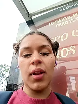 Snapshot of Danni_shy chatting on February 24, 9:52 pm Danni shy online show from February 24, 9:52 pm