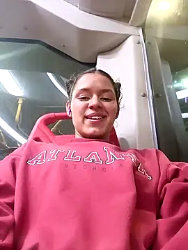 Snapshot of Danni_shy chatting on February 25, 2:03 am Danni shy online show from February 25, 2:03 am