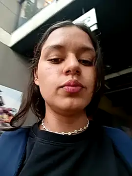 Snapshot of Danni_shy chatting on February 25, 9:24 pm Danni shy online show from February 25, 9:24 pm