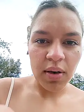 Snapshot of Danni_shy chatting on February 26, 6:32 pm Danni shy online show from February 26, 6:32 pm