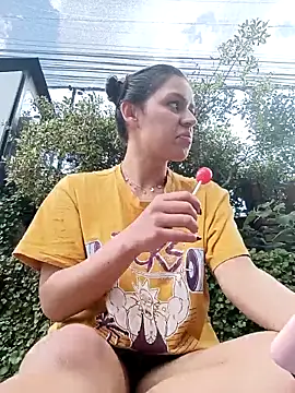 Snapshot of Danni_shy chatting on February 27, 6:53 pm Danni shy online show from February 27, 6:53 pm