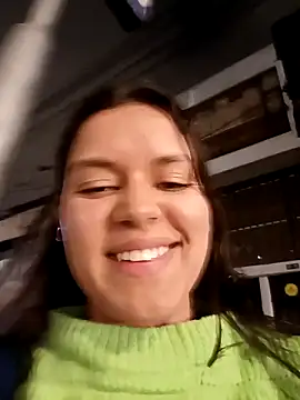 Snapshot of Danni_shy chatting on March 5, 1:42 am Danni shy online show from March 5, 1:42 am