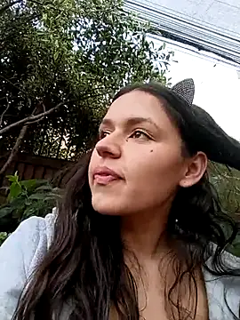 Snapshot of Danni_shy chatting on March 13, 5:18 pm Danni shy online show from March 13, 5:18 pm