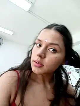 Snapshot of Danni_shy chatting on March 14, 5:13 pm Danni shy online show from March 14, 5:13 pm