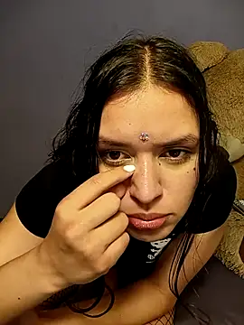 Snapshot of Danni_shy chatting on March 14, 11:32 pm Danni shy online show from March 14, 11:32 pm