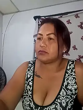 Snapshot of Abigail_BigTits chatting on March 6, 3:24 am Abigail BigTits online show from March 6, 3:24 am