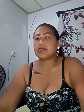 Snapshot of Abigail_BigTits chatting on March 21, 2:39 am Abigail BigTits online show from March 21, 2:39 am