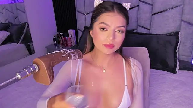 daniiphoeniixx online show from March 6, 10:36 pm