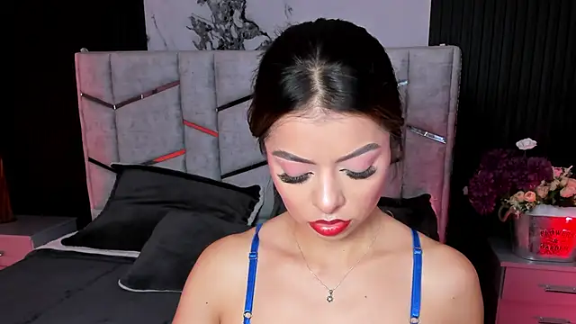 daniiphoeniixx online show from December 22, 8:28 pm