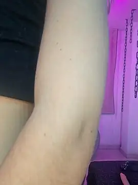 Sara Davina online show from February 4, 7:40 am