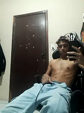 Snapshot of MALIK-PARVATI chatting on January 1, 4:50 am MALIK-PARVATI online show from January 1, 4:50 am