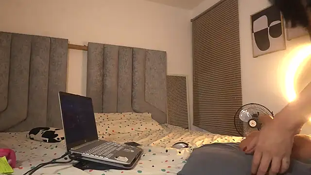 womantall99 online show from November 6, 5:47 pm