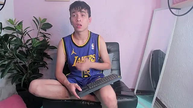 Snapshot of Brian-Ausslos chatting on January 5, 3:34 pm Brian-Ausslos online show from January 5, 3:34 pm