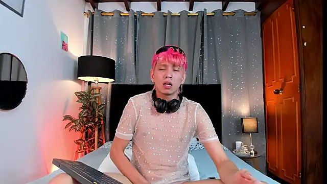 Snapshot of Brian-Ausslos chatting on March 11, 7:48 am Brian-Ausslos online show from March 11, 7:48 am