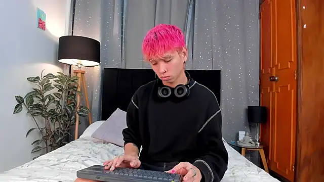 Snapshot of Brian-Ausslos chatting on March 17, 5:01 am Brian-Ausslos online show from March 17, 5:01 am