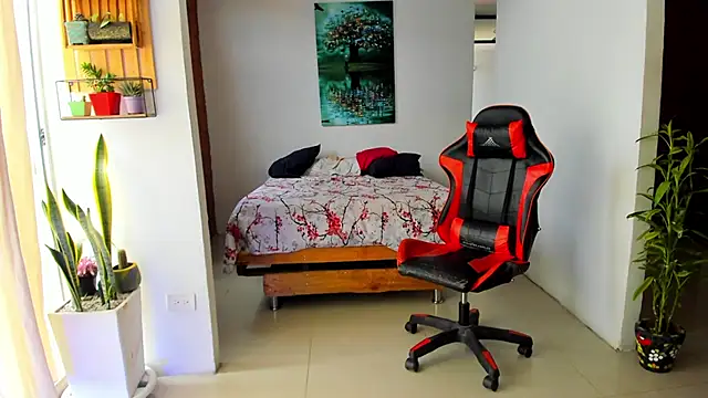 Snapshot of Adam_Valenciia chatting on November 6, 4:19 pm Adam Valenciia online show from November 6, 4:19 pm