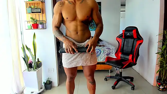 Snapshot of Adam_Valenciia chatting on November 7, 4:51 pm Adam Valenciia online show from November 7, 4:51 pm