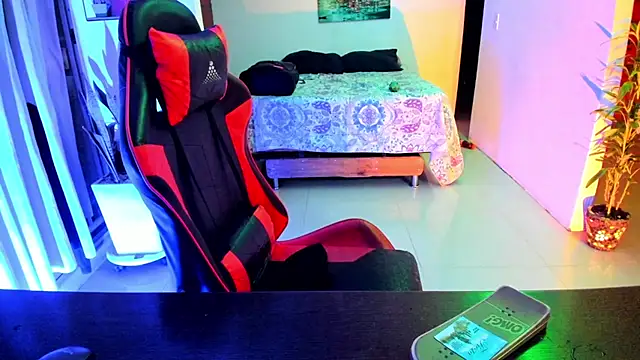 Snapshot of Adam_Valenciia chatting on November 9, 4:00 am Adam Valenciia online show from November 9, 4:00 am