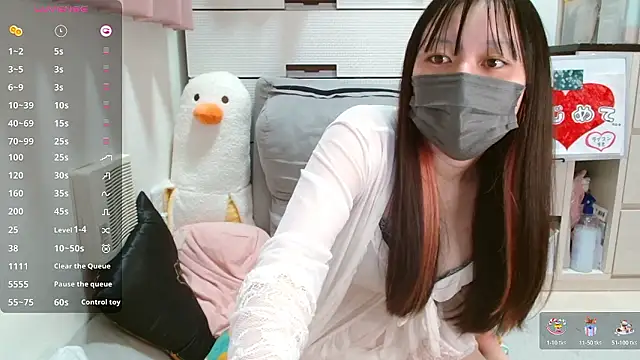 pipimi khaos online show from November 18, 1:15 pm