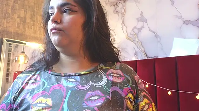 Snapshot of KRYSSTARITTER4 chatting on October 4, 3:15 am KRYSSTARITTER4 online show from October 4, 3:15 am