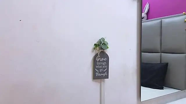 Snapshot of KRYSSTARITTER4 chatting on October 26, 2:28 am KRYSSTARITTER4 online show from October 26, 2:28 am