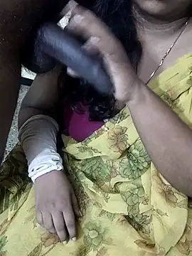 Snapshot of Rathi22 chatting on May 5, 1:46 am Rathi22 online show from May 5, 1:46 am