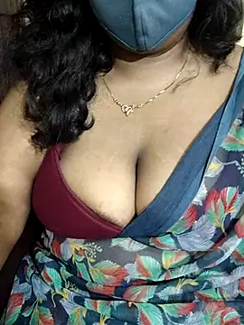 Snapshot of Rathi22 chatting on July 17, 2:45 pm Rathi22 online show from July 17, 2:45 pm