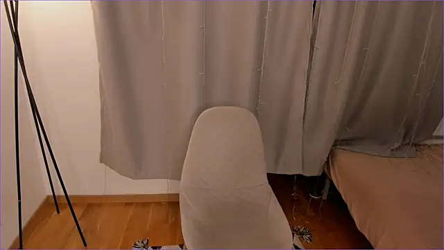 Snapshot of DenisHarmon chatting on January 5, 8:42 pm DenisHarmon online show from January 5, 8:42 pm