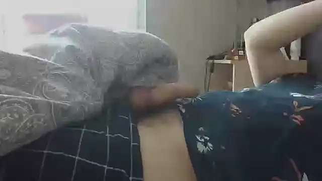 Snapshot of 19ansdejagrand chatting on January 11, 11:56 am 19ansdejagrand online show from January 11, 11:56 am