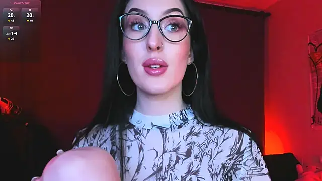 Miss Alice   online show from March 9, 10:30 pm