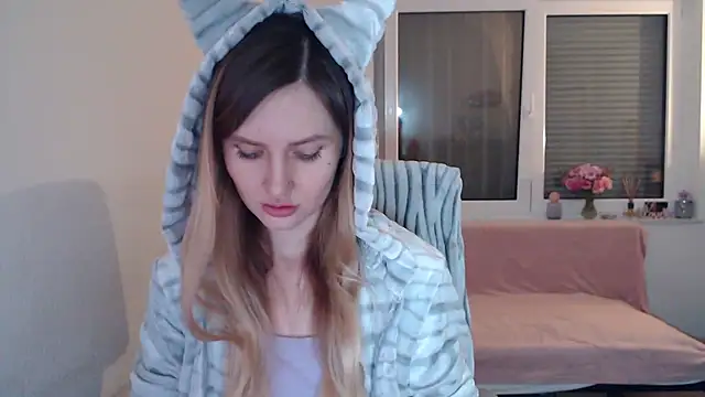 Snapshot of florianikaa chatting on January 28, 11:28 pm florianikaa online show from January 28, 11:28 pm