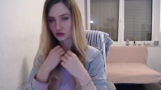 Snapshot of florianikaa chatting on February 2, 8:41 pm florianikaa online show from February 2, 8:41 pm